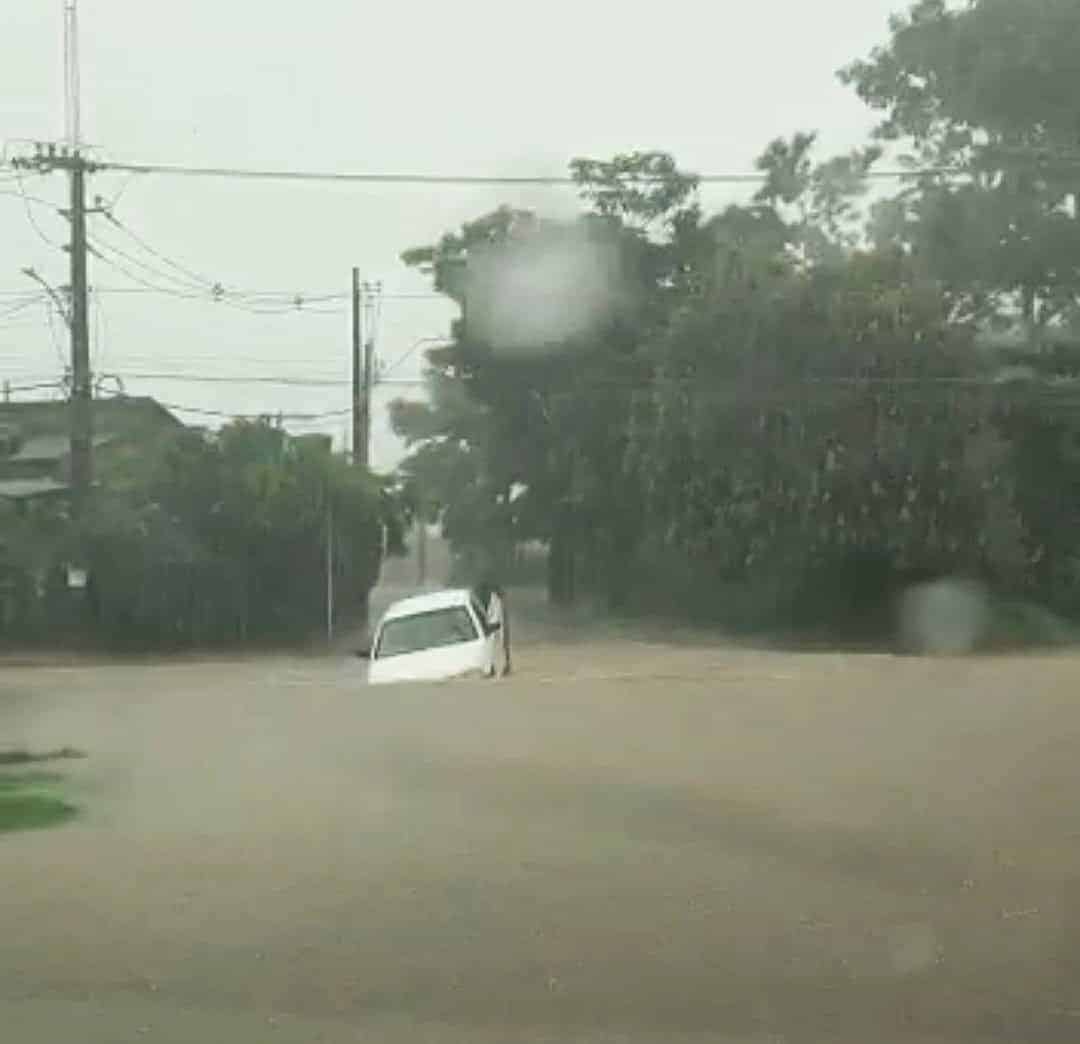 Chuva causa transtornos e alaga ruas de Rio Branco águas também