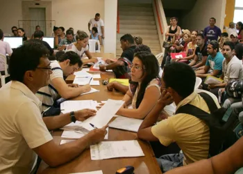 FGTS: Trabalhadores reclamam da demora no atendimento