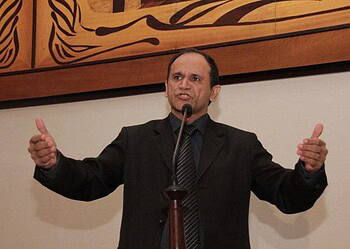 Deputados faltosos terão o ponto cortado, diz presidente em exercício