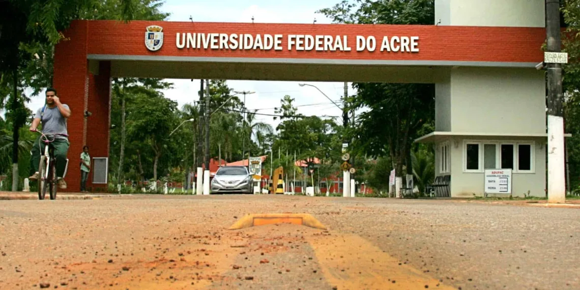 Matrícula institucional é obrigatória, frisa a universidade