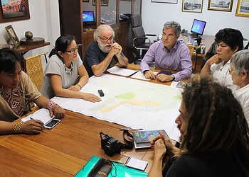 Comissão indigenista pede ajuda ao senador Jorge Viana para solucionar a complexa questão dos índios isolados na fronteira