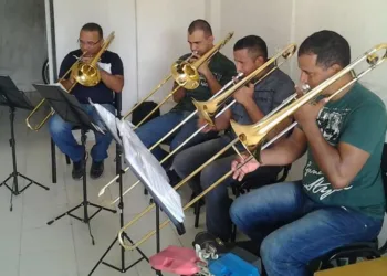 Grupo visa fortalecer o papel da música para os jovens
