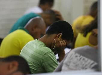 Lei reserva vagas para negros em concursos públicos