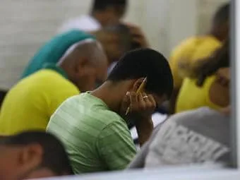 Lei reserva vagas para negros em concursos públicos