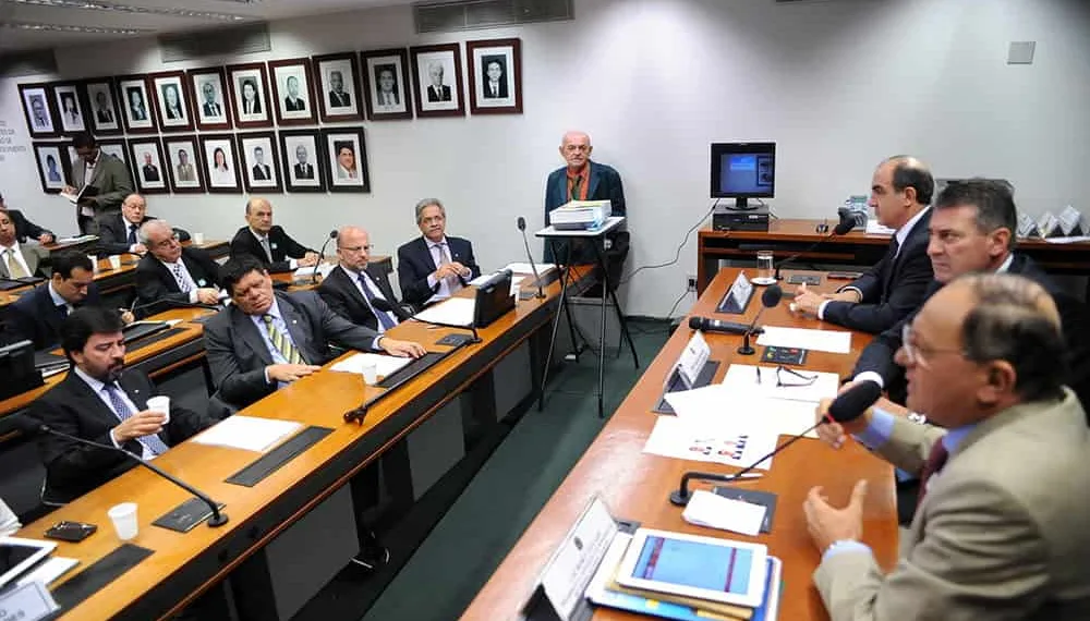 Em votação, Flaviano deu parecer favorável ao projeto. (Foto: Assessoria parlamentar)