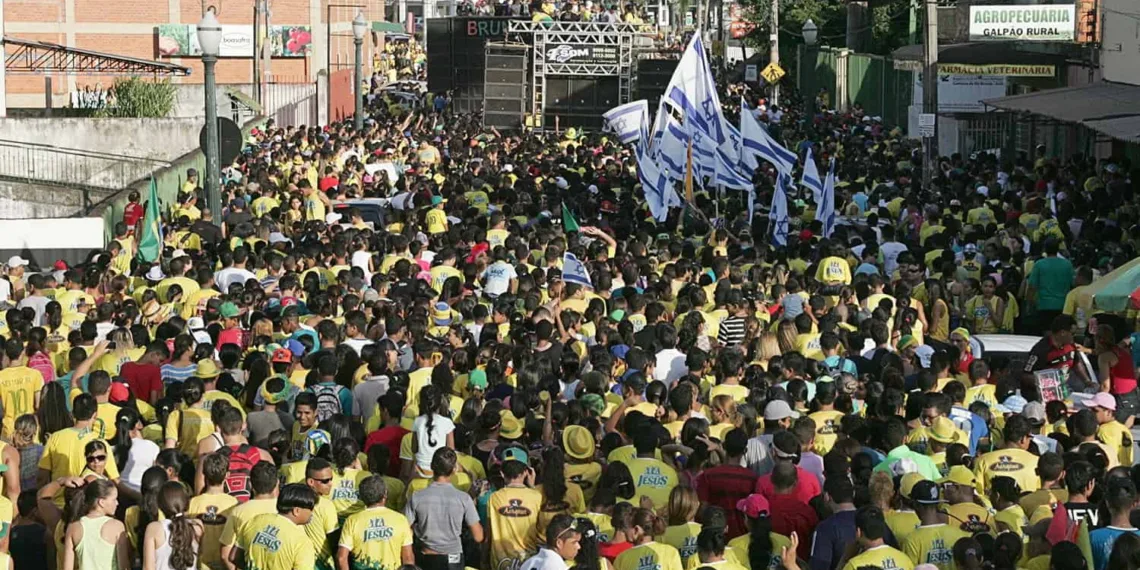 Marcha para Jesus reúne cerca de 25 mil fieis em passeata
