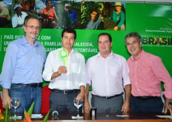 Tião e Jorge Viana ressaltaram a presença do ministro