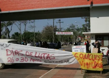 Servidores de 39 universidades estão em greve desde 17/3