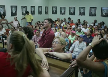 Plano Bresser: Servidores da Saúde rejeitam proposta do governo