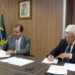 Governador assinou cinco convênios com o ministro Moreira Franco, da SAC