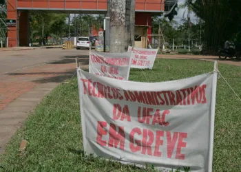 Professores decidem sobre greve na quarta-feira