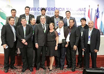 Parlamentar acreano (centro) foi eleito por unanimidade