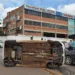 Carro teria batido de frente com outro, perto de colégio