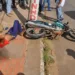 Acidente envolvendo dois veículos e uma moto deixa uma pessoa ferida