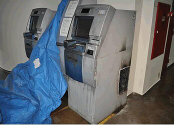 Bandidos arrombaram caixas eletrônicos com um maçarico