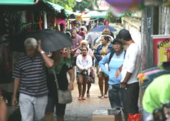 Comércio varejista local crescia até 16% ao mês e caiu para menos de 1% em abril