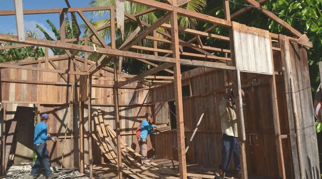 Casas demolidas pertencem às famílias beneficiadas com moradias na Cidade do Povo