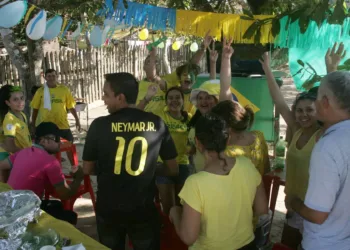 Barzinhos são uma opção para assistir aos jogos da Copa