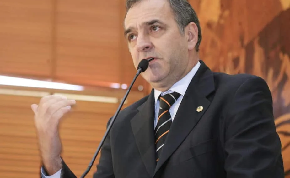 Deputado Luís Tchê (PDT)