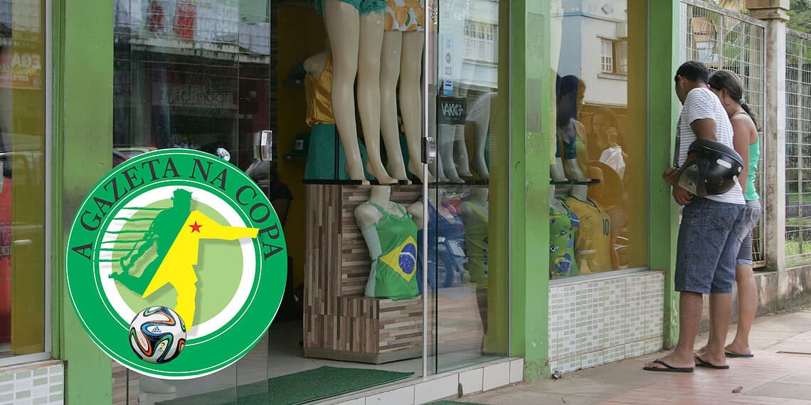 Cores do Brasil enfeitam vitrines das lojas da cidade