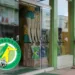 Cores do Brasil enfeitam vitrines das lojas da cidade