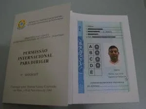 Detran orienta motoristas que pretendem dirigir em outros países