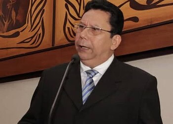 Edvaldo Souza afirma ter recebido muitas reclamações de famílias à espera de casas