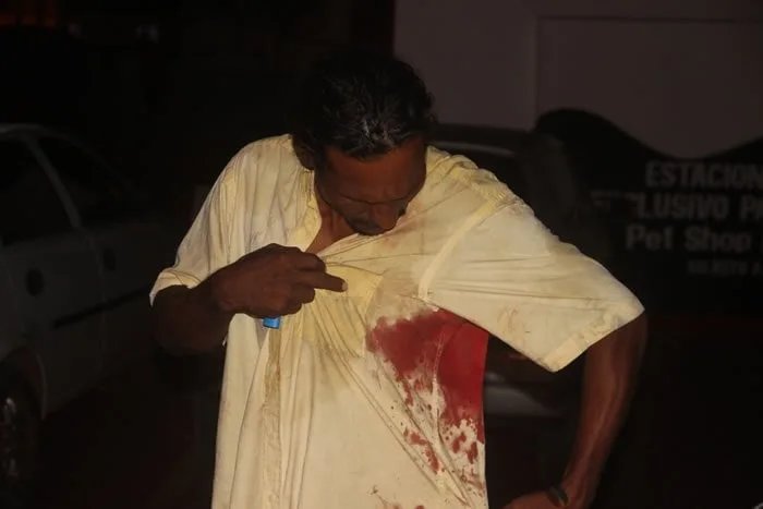 Homem é ferido a golpes de faca na Praça da Gameleira