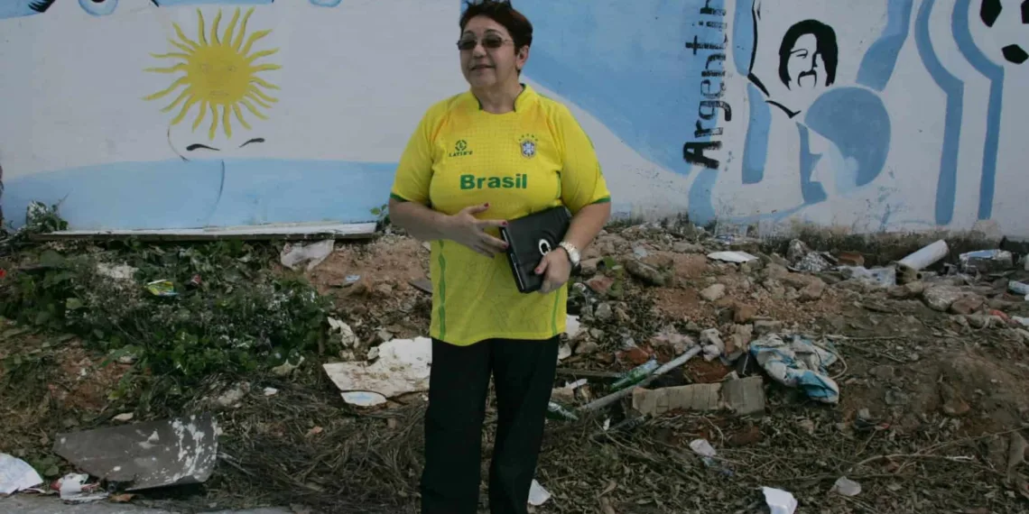 Vizinhos ficaram chateados com a pintura nas cores da seleção argentina
