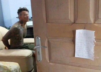 Ousado, traficante deixa recado na porta de casa para a polícia