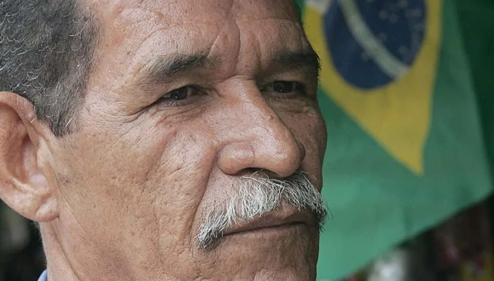 Torcedores Dagmar e Cailton acreditam na vitória do Brasil