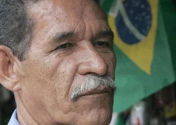 Torcedores Dagmar e Cailton acreditam na vitória do Brasil