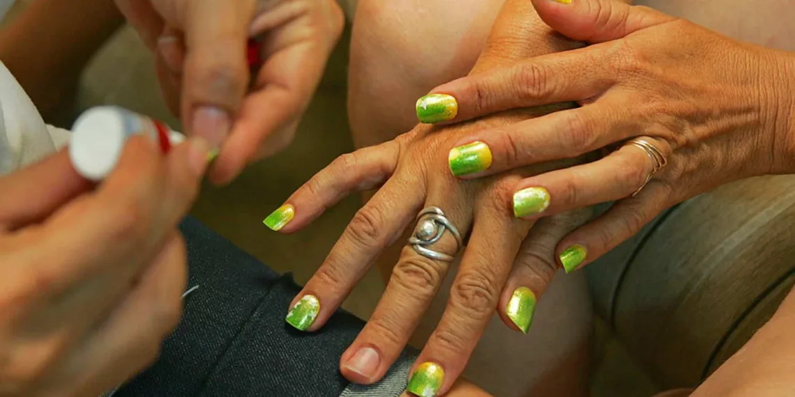 Unhas com cores do Brasil estão fazendo a cabeça da mulherada em Rio Branco