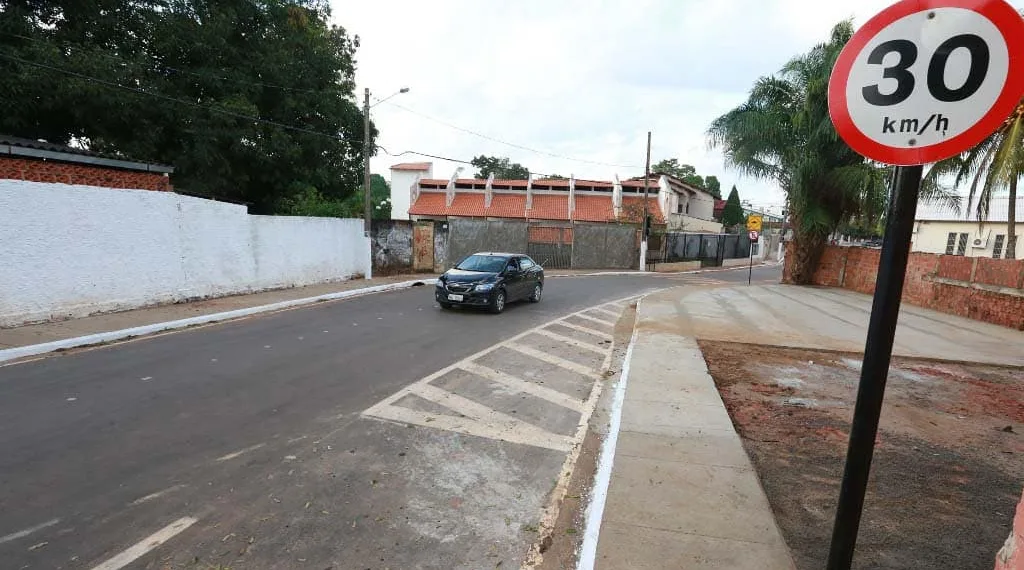 Prefeito entrega urbanização do antigo Beco do Vasco