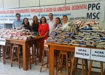 Ufac doa cerca de 500 kg de alimentos