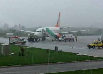 Avião da Gol apresenta falha e é rebocado no aeroporto de Rio Branco