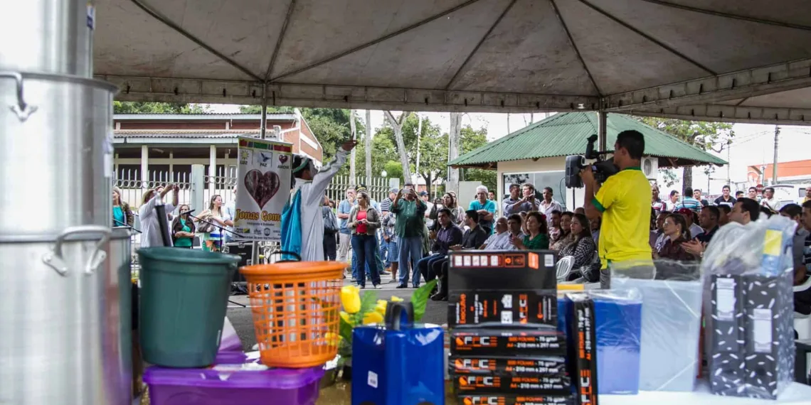 Comunidades da cidade receberam mais de 60 mil equipamentos