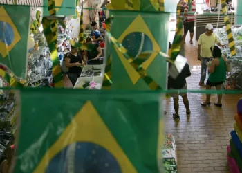 Procura por itens de decoração para Copa do Mundo aumenta na cidade