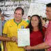 Moradores receberam títulos de terra do governador
