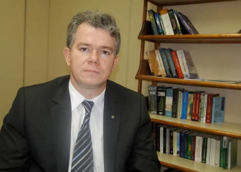 Justiça do Acre garante a menor direito de ter dois pais na certidão