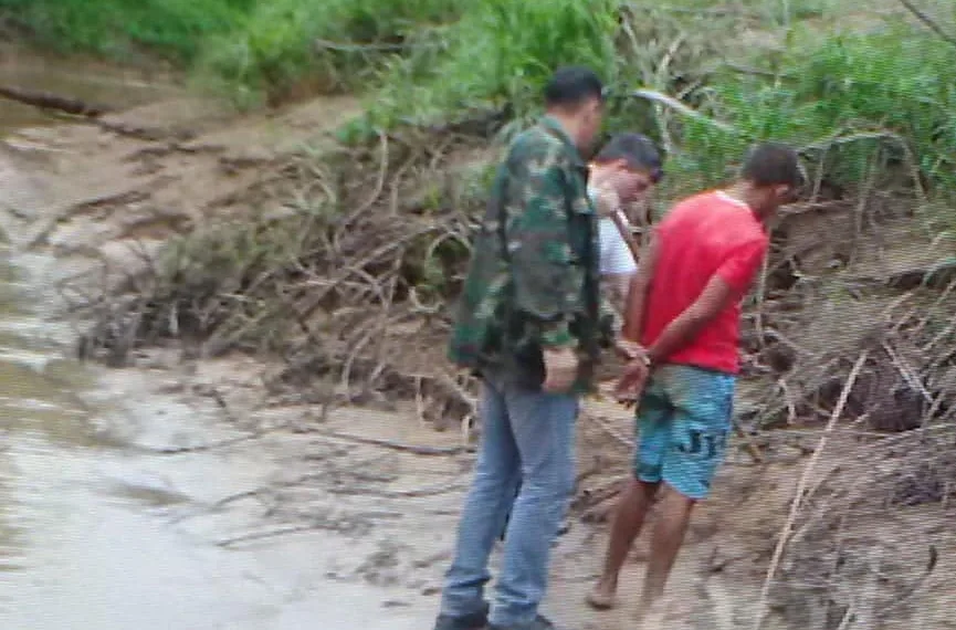 Polícia prende ladrões 4h após assalto e rapto de criança no bairro Sibéria, em Xapuri