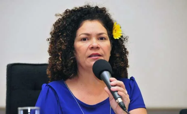 Deputada defende Dilma após vaias na abertura da Copa