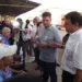 Candidatos conversam com moradores de Sena Madureira
