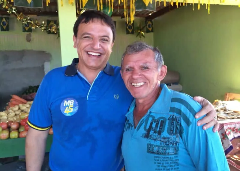 Bittar com morador da região: desabafos são comuns