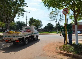 Detran sinaliza mudança de sentido em via principal da Ufac