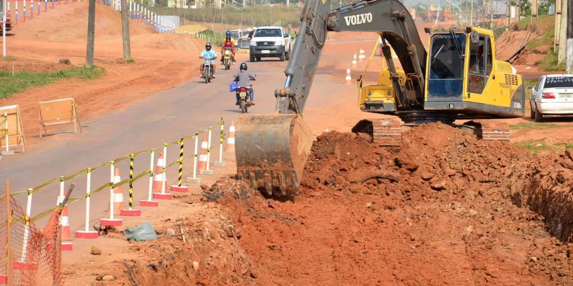 Obra que segue em ritmo acelerado e vem mudando a paisagem na região da Baixada