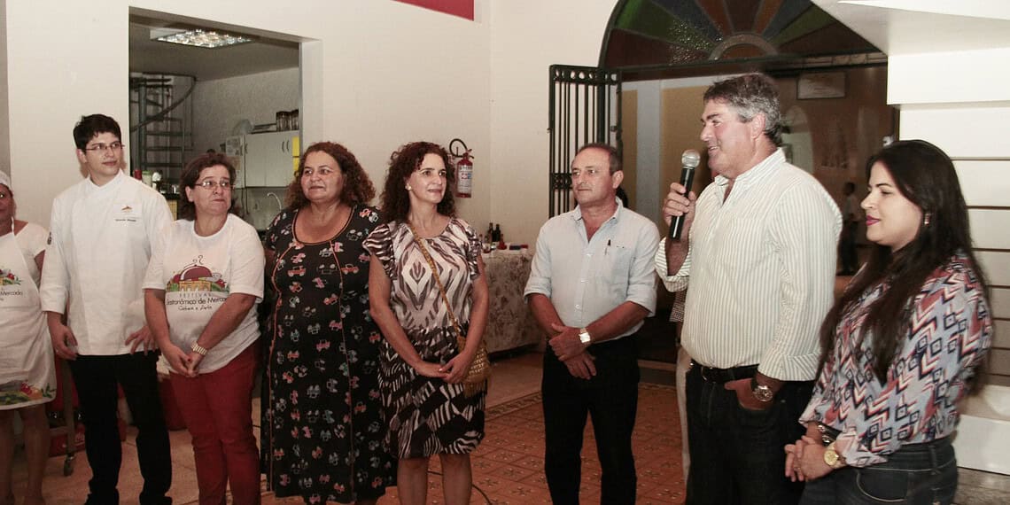“Resolvemos fazer um festival mostrando o que a gente tem na nossa raiz", disse a primeira-dama Marlúcia Cândido (C)