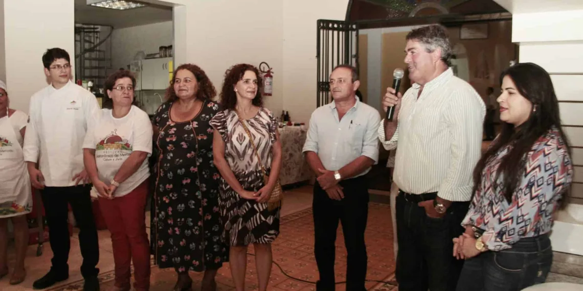 “Resolvemos fazer um festival mostrando o que a gente tem na nossa raiz", disse a primeira-dama Marlúcia Cândido (C)