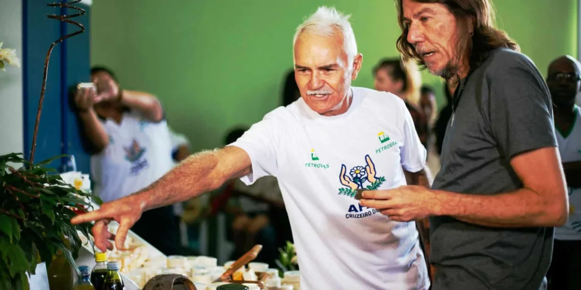 Cantor conheceu a Apae de Cruzeiro