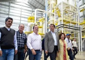 Ministro conheceu as instalações da nova indústria